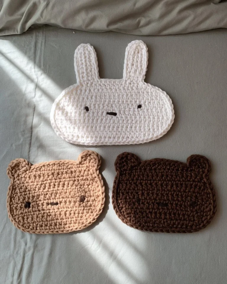 Hammock storage for stuffed animals providing easy toy organization